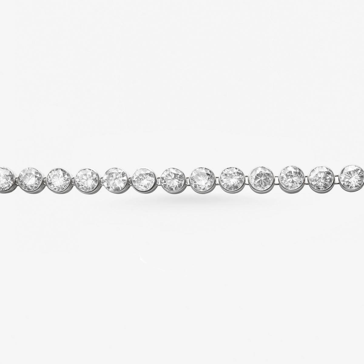Peter Marco 18k white gold bezel set round cut diamond bracelet, detail view