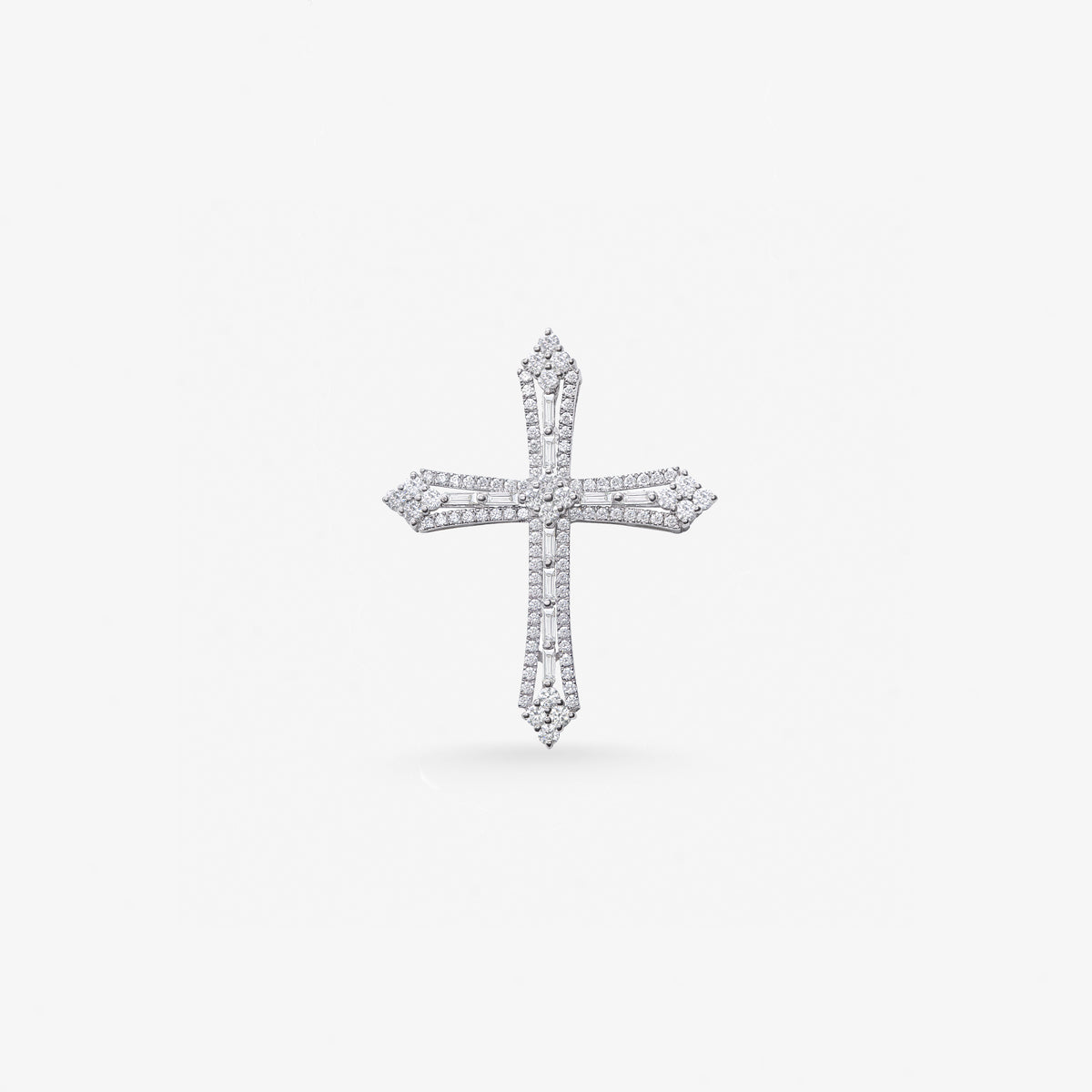 Peter Marco 18k white gold diamond cross pendant, detail view