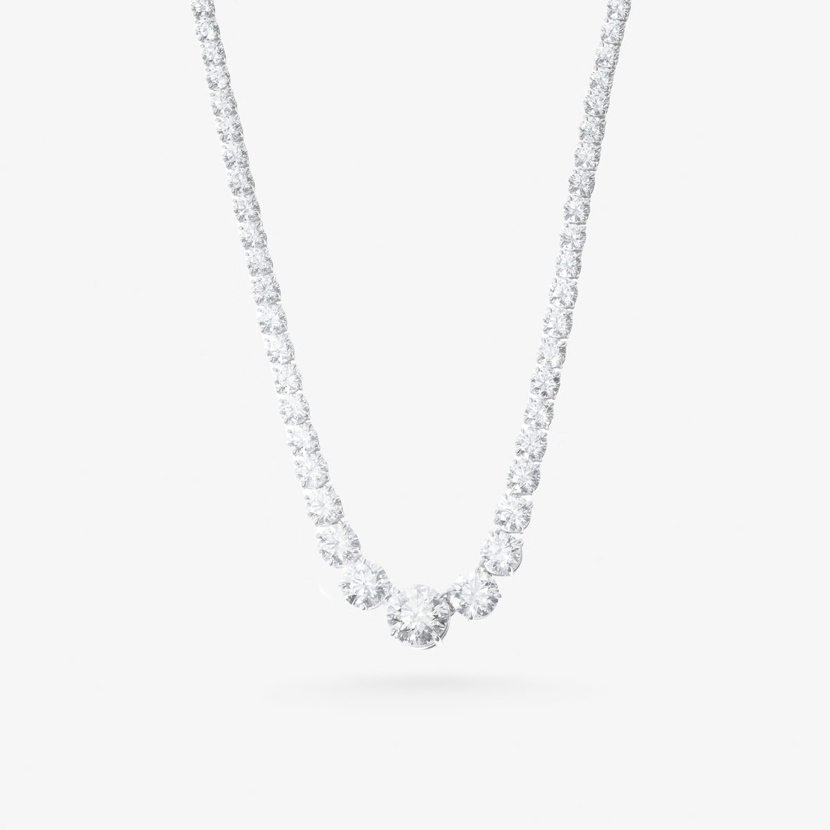 Peter Marco 18k white gold graduated round cut diamond necklace
