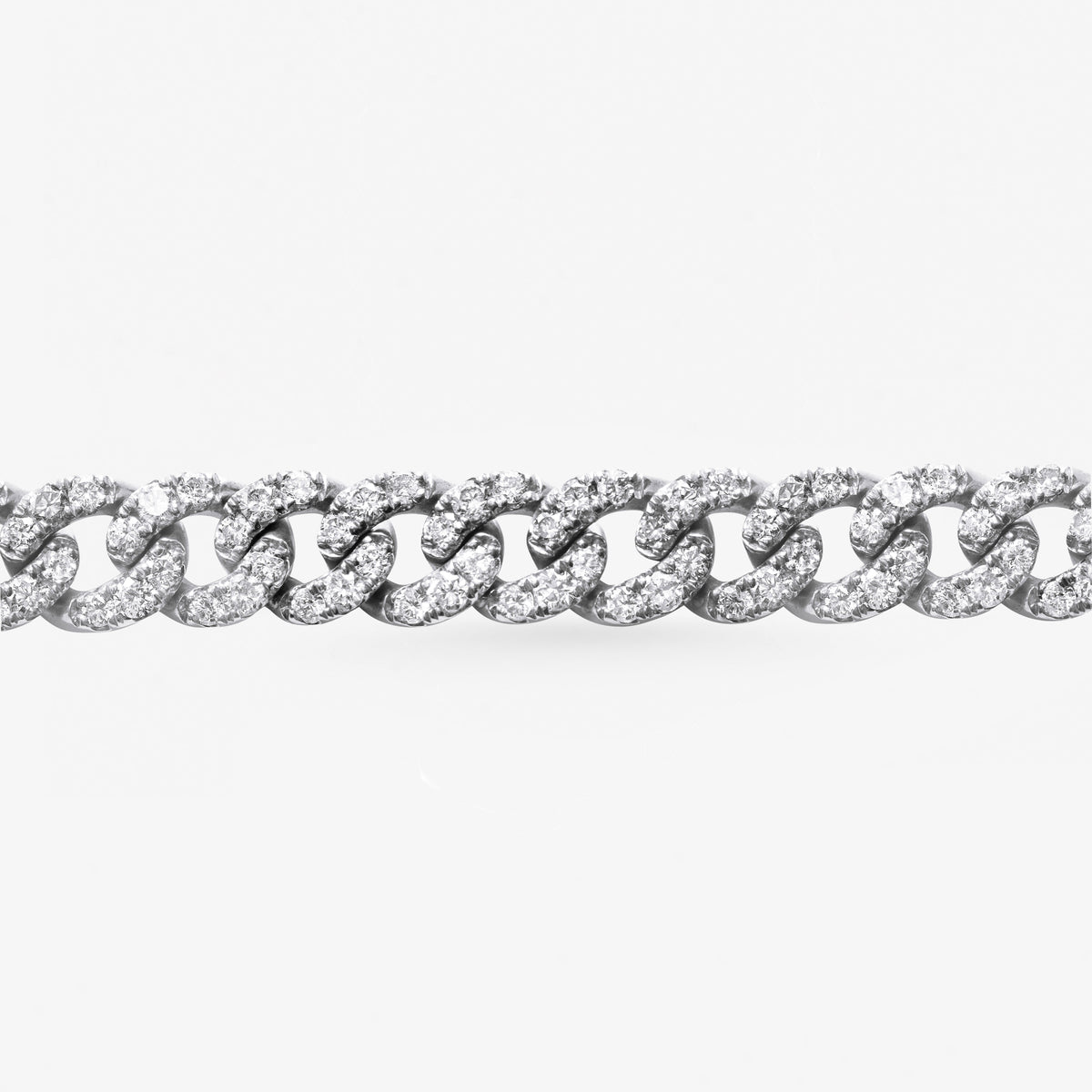 18k white gold round cut diamond cuban link bracelet detail view