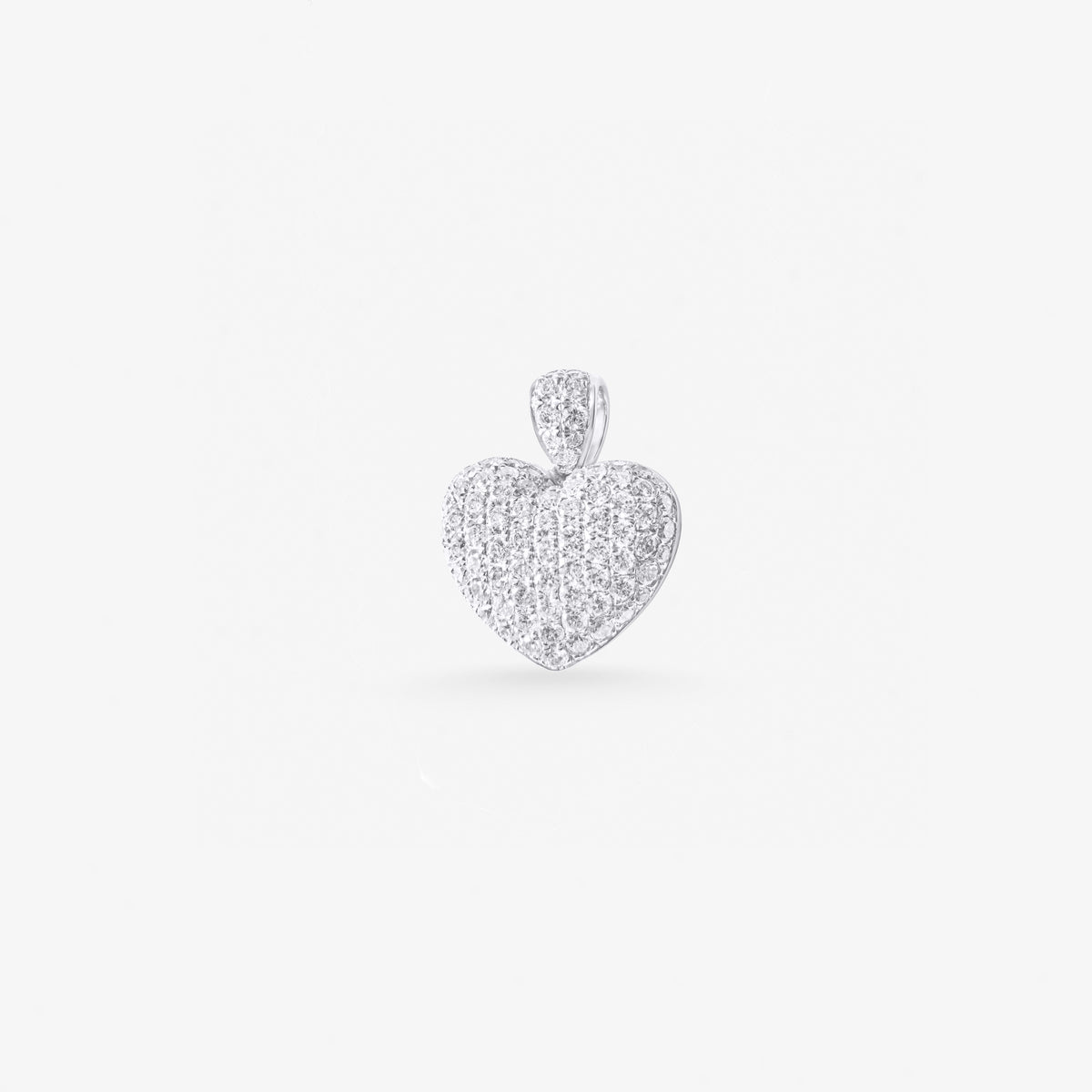 Peter Marco 18k white gold round cut diamond heart pendant, detail view