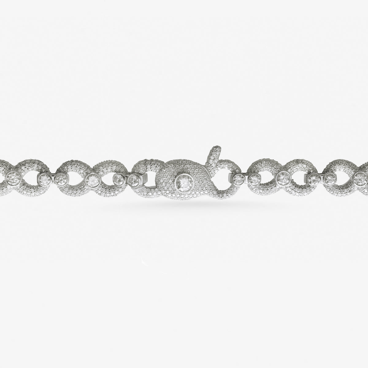 Peter Marco 18k white gold round cut diamond infinity link necklace, clasp view