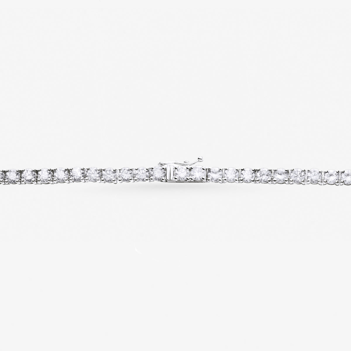 Peter Marco 18k white gold round cut diamond necklace, clasp view