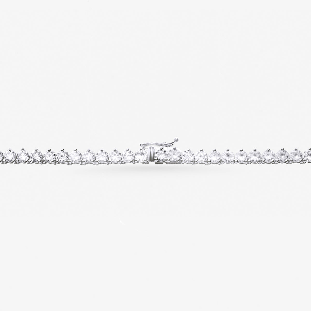 Peter Marco 18k white gold pear shaped and round cut three prong setting diamond necklace, clasp view