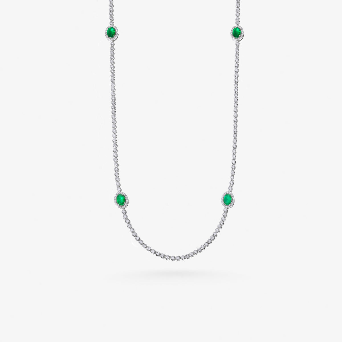 Peter Marco 18k-white gold round cut white diamond and oval cut emerald necklace