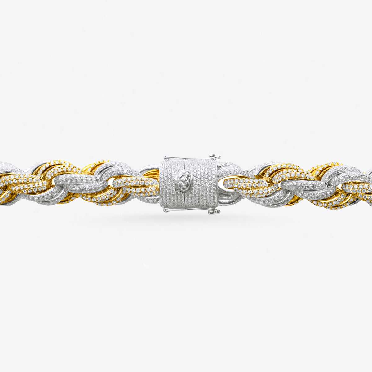 Peter Marco 18k yellow and white gold round cut diamond rope chain necklace, clasp view