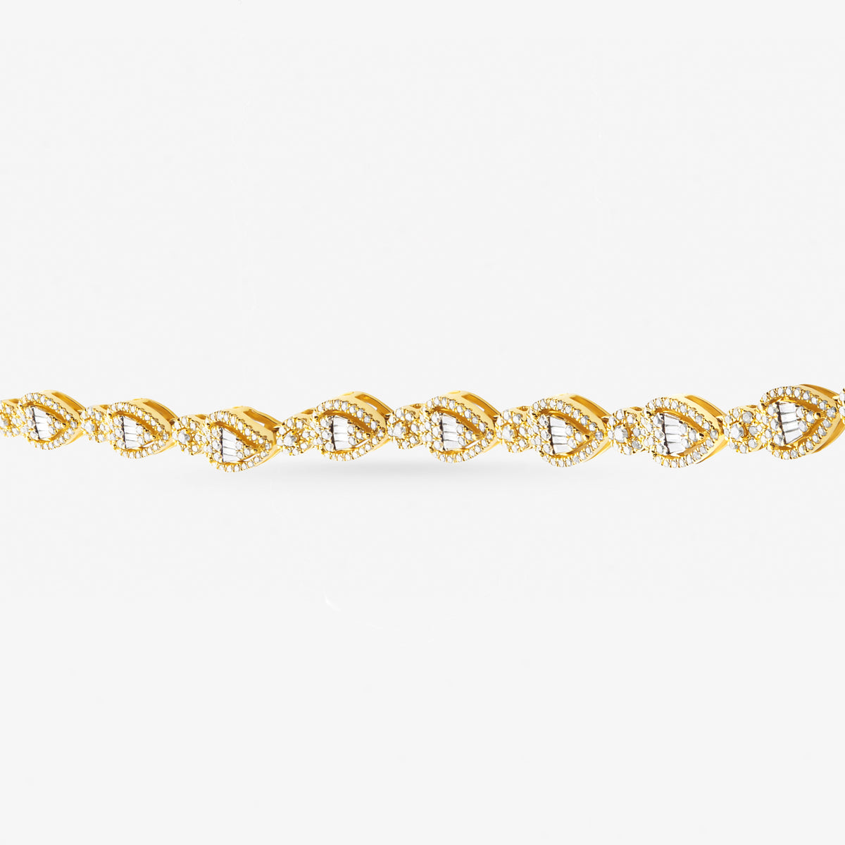 Peter Marco 18k yellow gold baguette and round cut diamond pear shape necklace, detail view