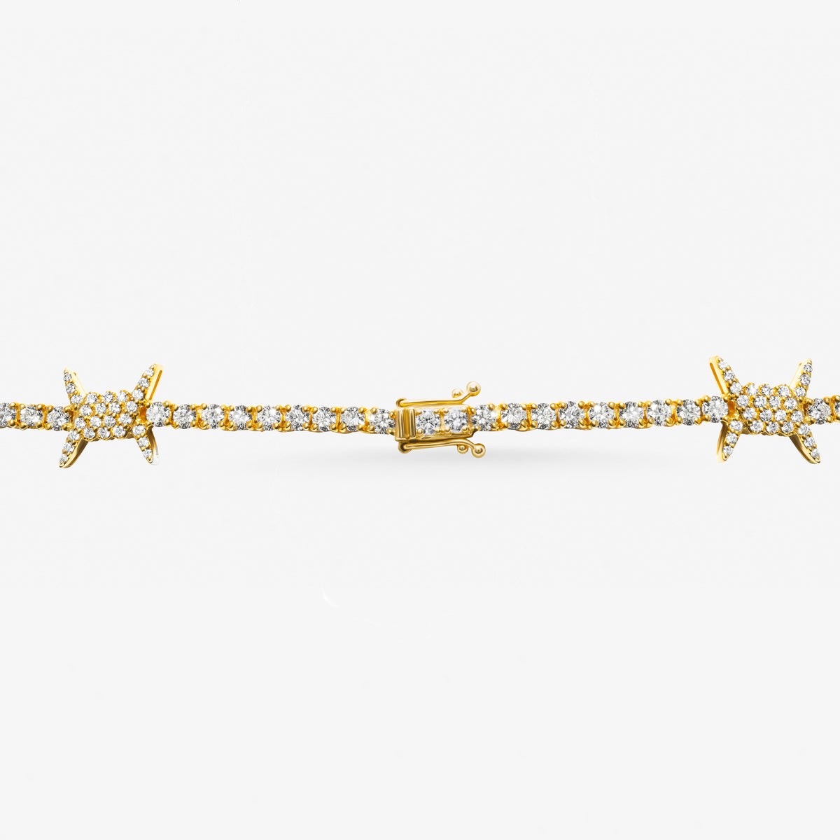 Peter Marco 18k yellow gold diamond barbwire necklace, clasp view