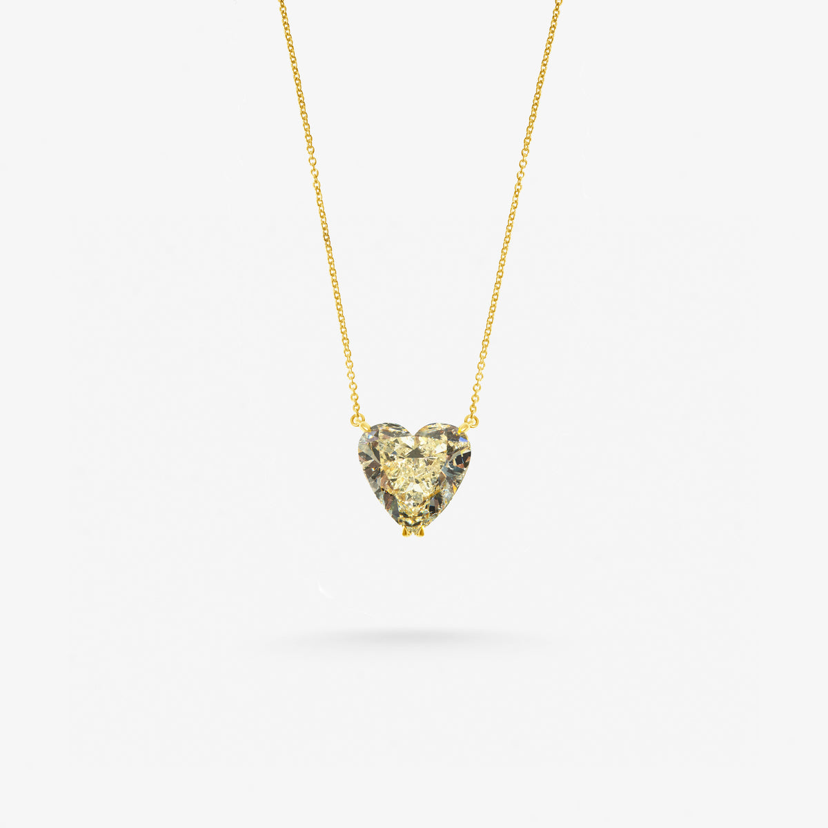 Peter Marco 18k yellow gold heart cut diamond pendant