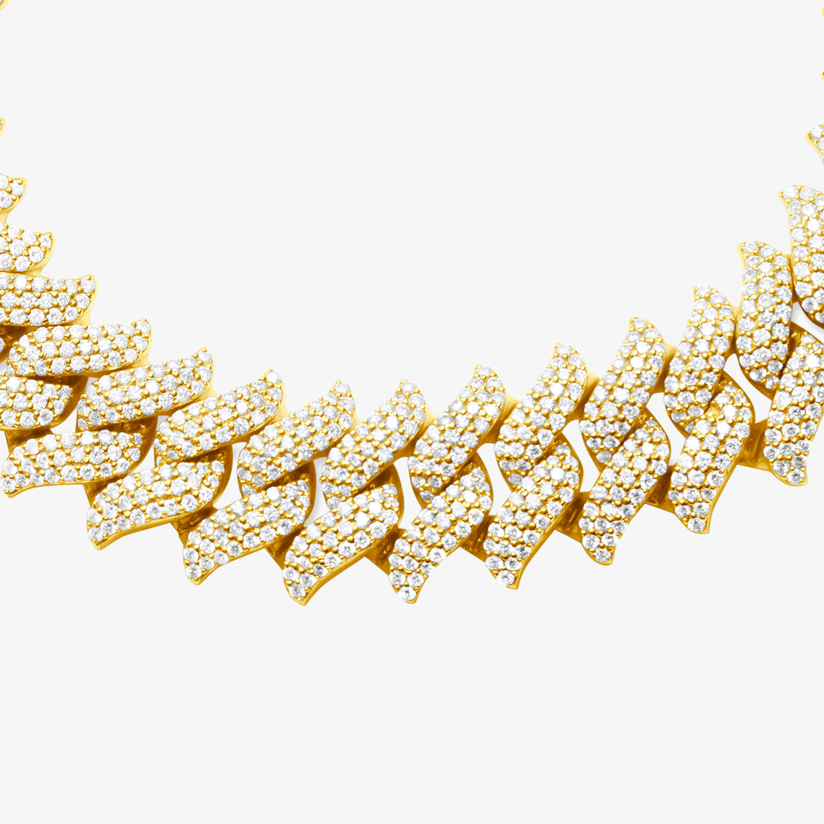 Peter Marco 18k yellow gold round cut diamond marquise link bracelet, detail view