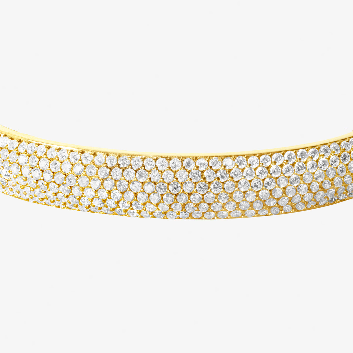 Peter Marco 18k yellow gold round cut diamond pavé bangle, detail view