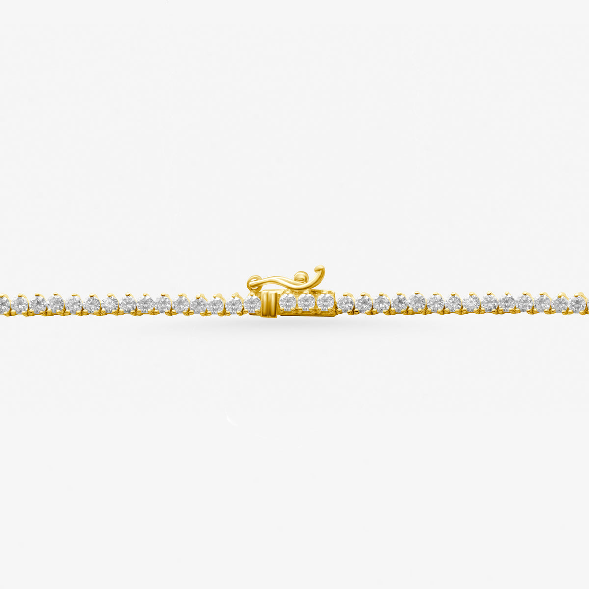 Peter Marco 18k yellow gold three-prong graduated round cut diamond necklace, clasp view
