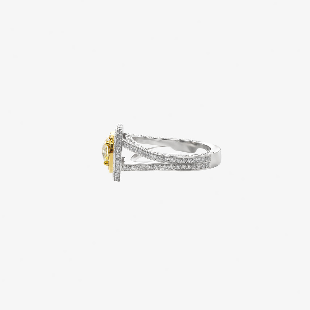Yellow diamond and diamond ring in white and yellow gold, side view, 18K white gold.