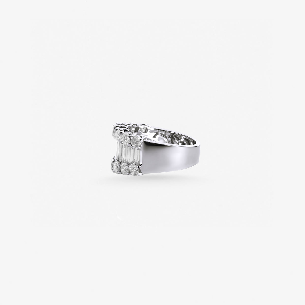 Peter Marco baguette and round cut diamond band ring, side view