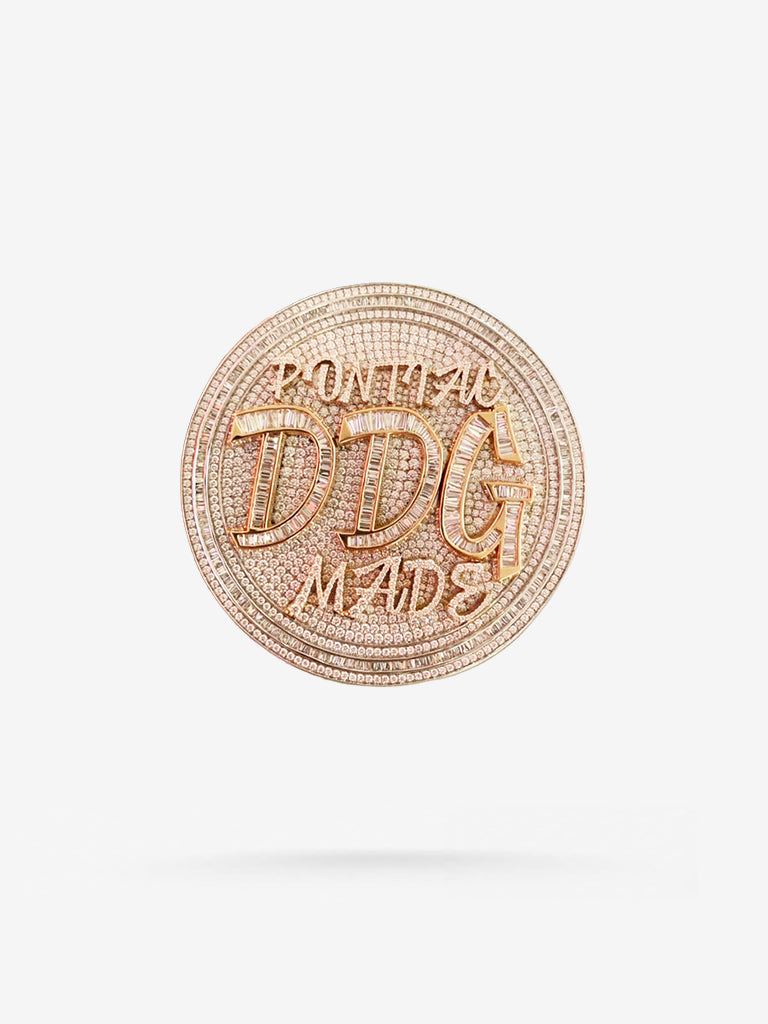 Peter Marco DDG Pontiac DDG Made diamond pendant with pavé diamonds and baguette diamonds