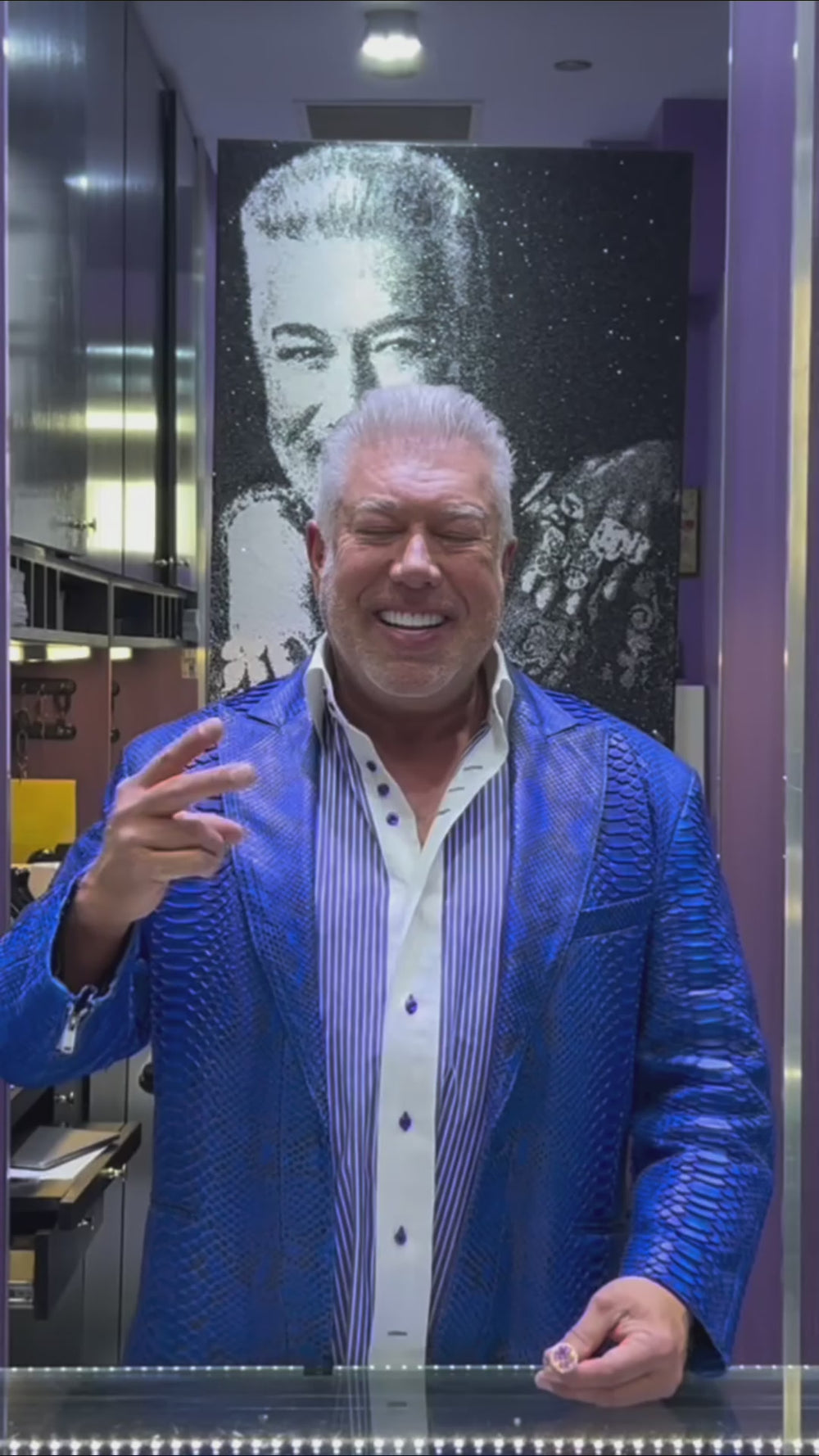 Peter Marco video showcasing rare pink & yellow diamonds ranging from 17-30 carats