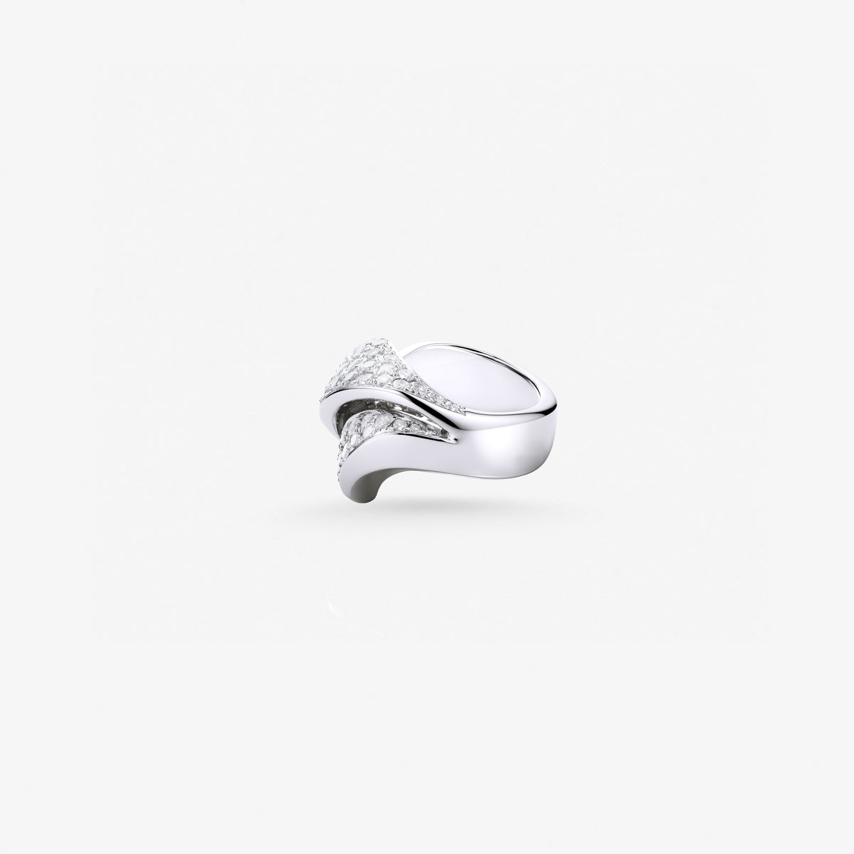 Peter Marco round cut diamond crossover ring, side view
