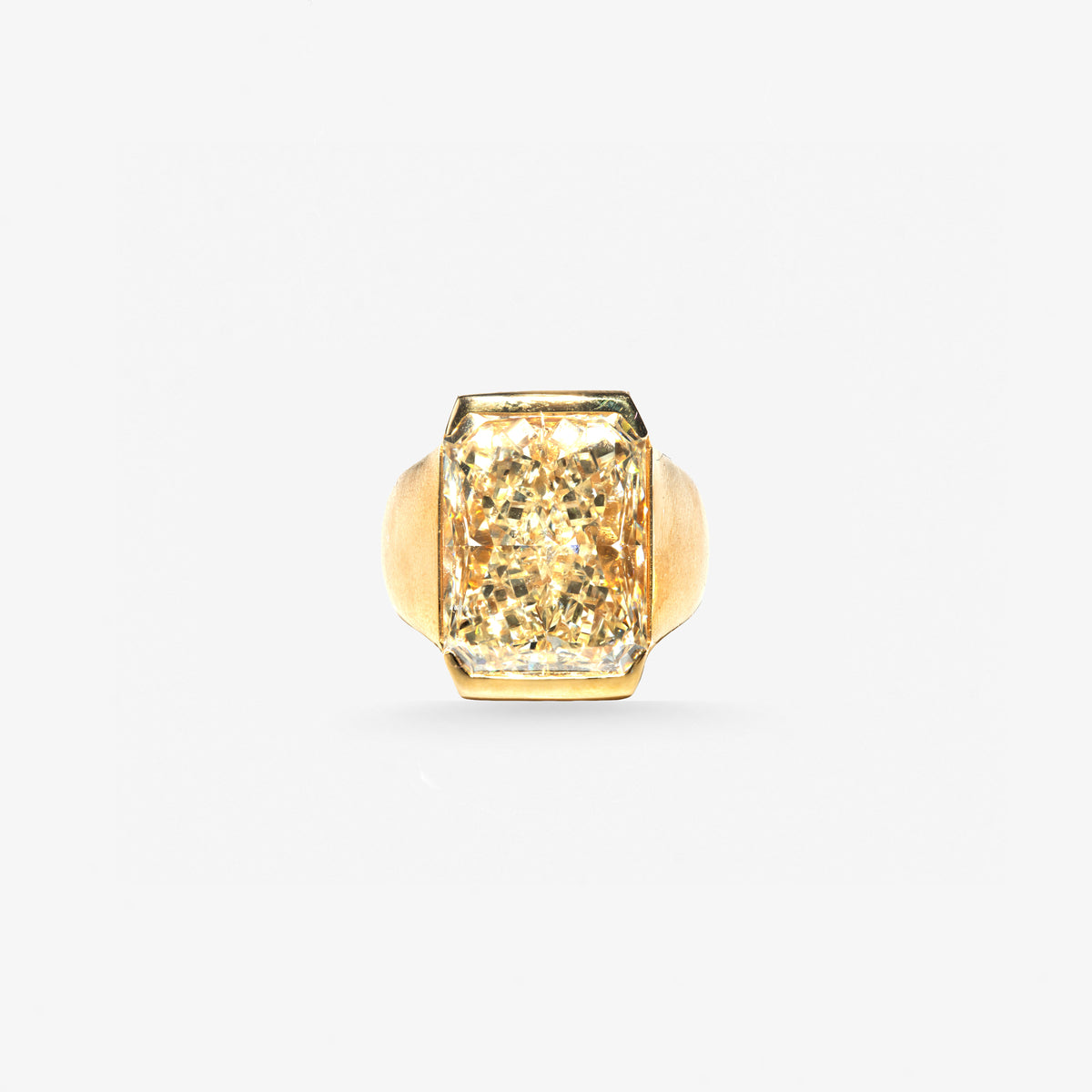 Peter Marco yellow diamond statement ring in yellow gold with a bold sculptural setting